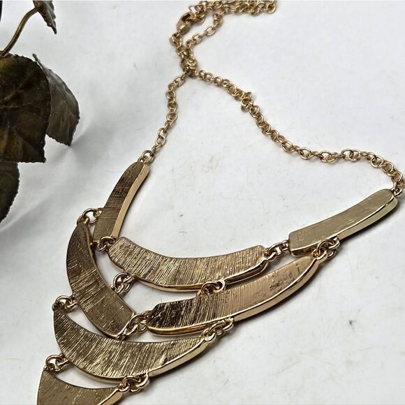 "5/$25" Amber Acrylic Goldtone NWT Brand Adjustable Bib Statement Necklace - Picture 8 of 11